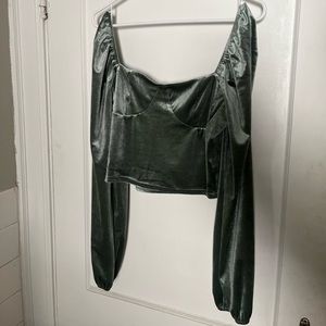 NWT Forever 21 Green Velvet Crop Top with Long Sleeves - Sz XL ✨